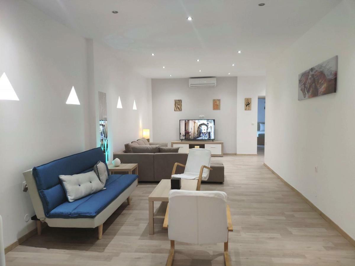 Neva Apartments By The Beach Makrýgialos エクステリア 写真